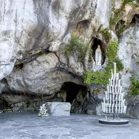 Moderne A Avec Jacuzzi, 54 M² ルルド