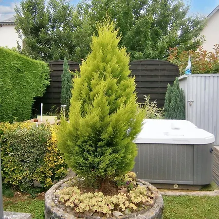 Moderne A Avec Jacuzzi, 54 M²