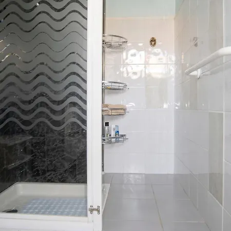 Moderne A Avec Jacuzzi, 54 M²